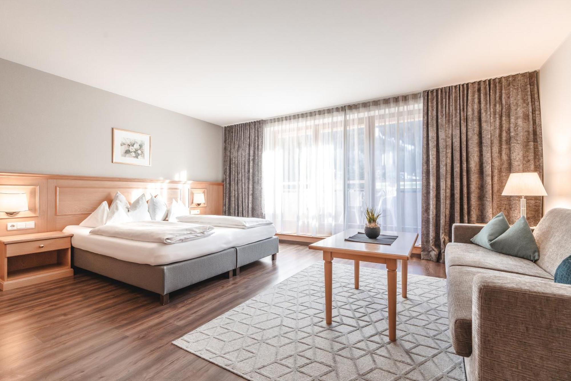 Hotel Reischach บรูนิโก ภายนอก รูปภาพ