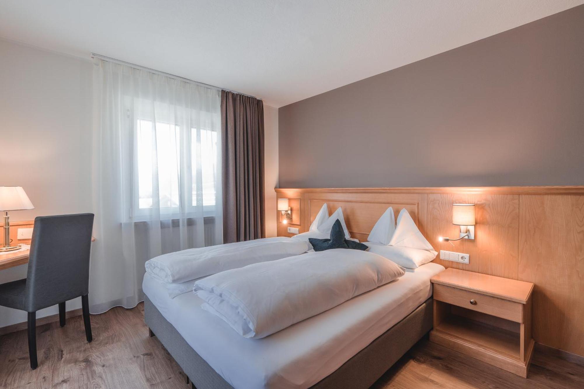 Hotel Reischach บรูนิโก ภายนอก รูปภาพ