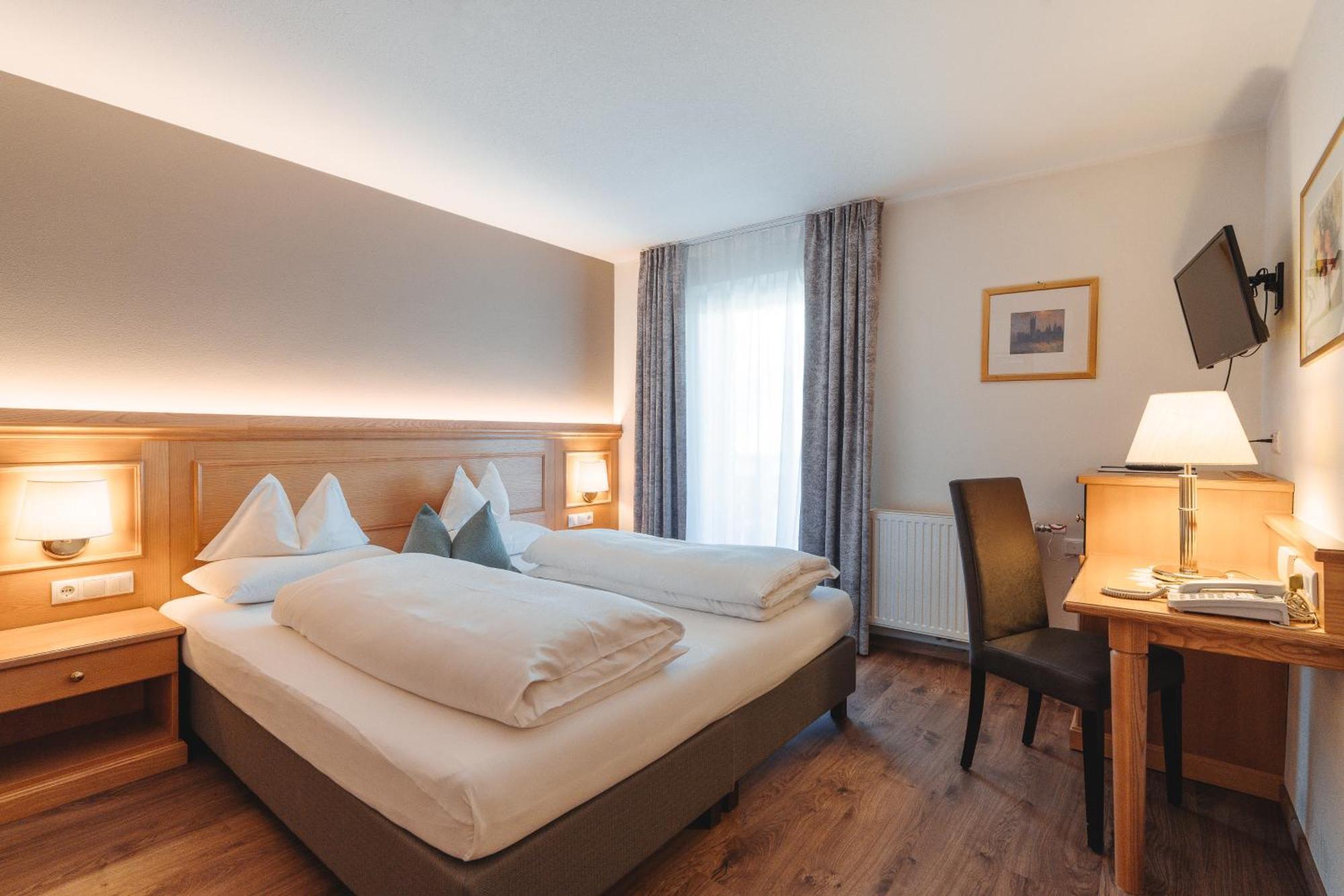 Hotel Reischach บรูนิโก ภายนอก รูปภาพ