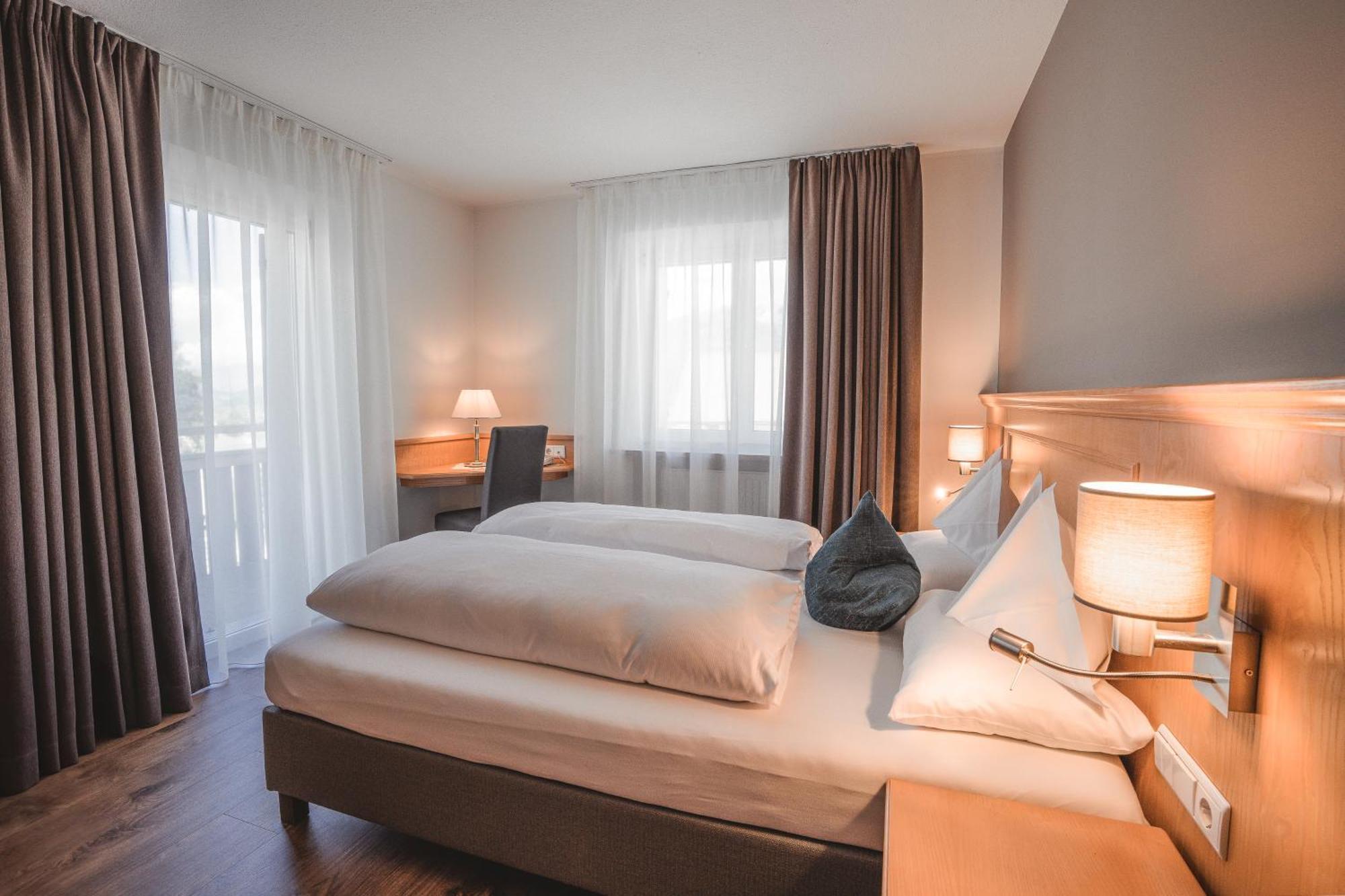 Hotel Reischach บรูนิโก ภายนอก รูปภาพ