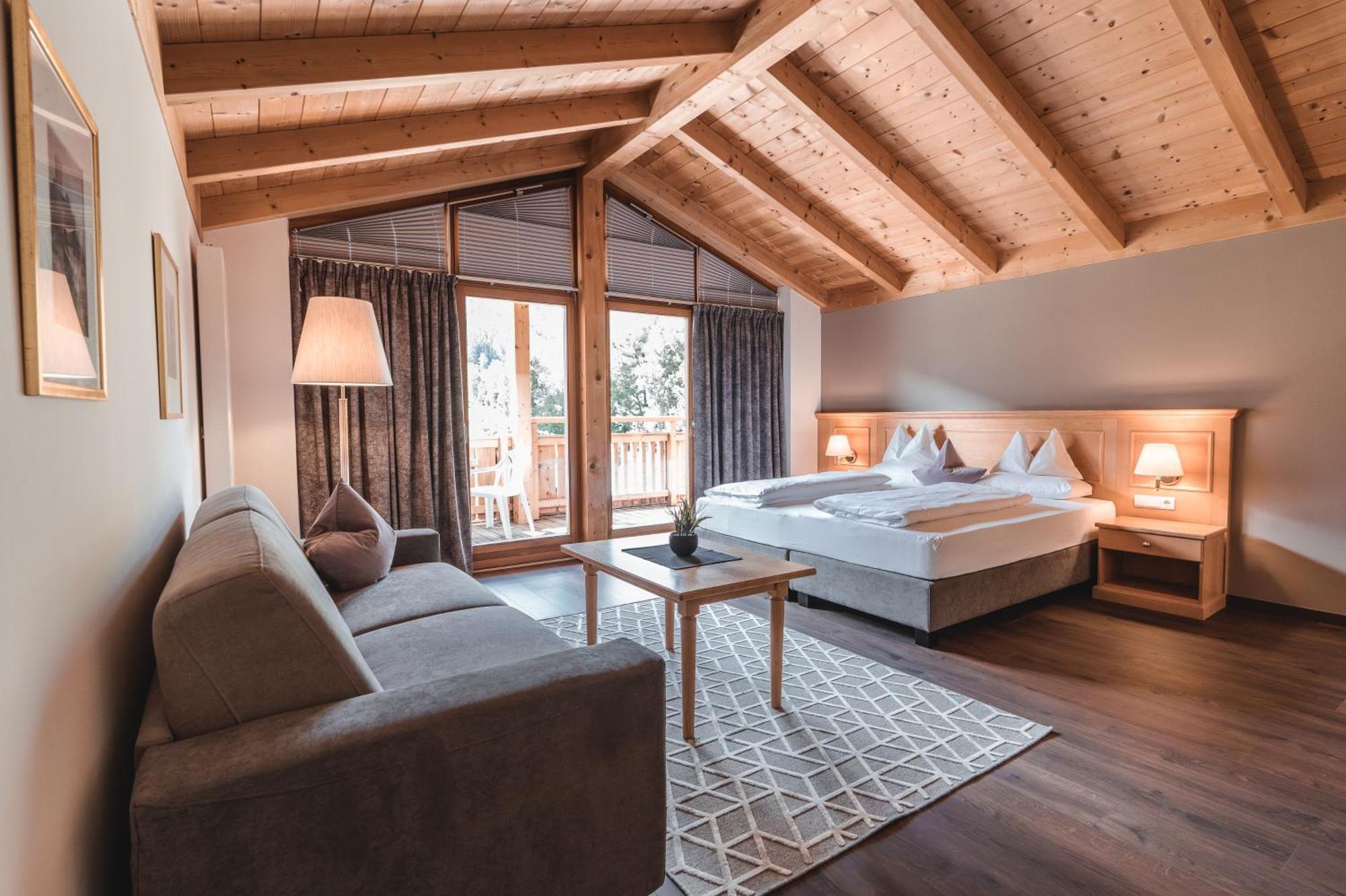 Hotel Reischach บรูนิโก ภายนอก รูปภาพ