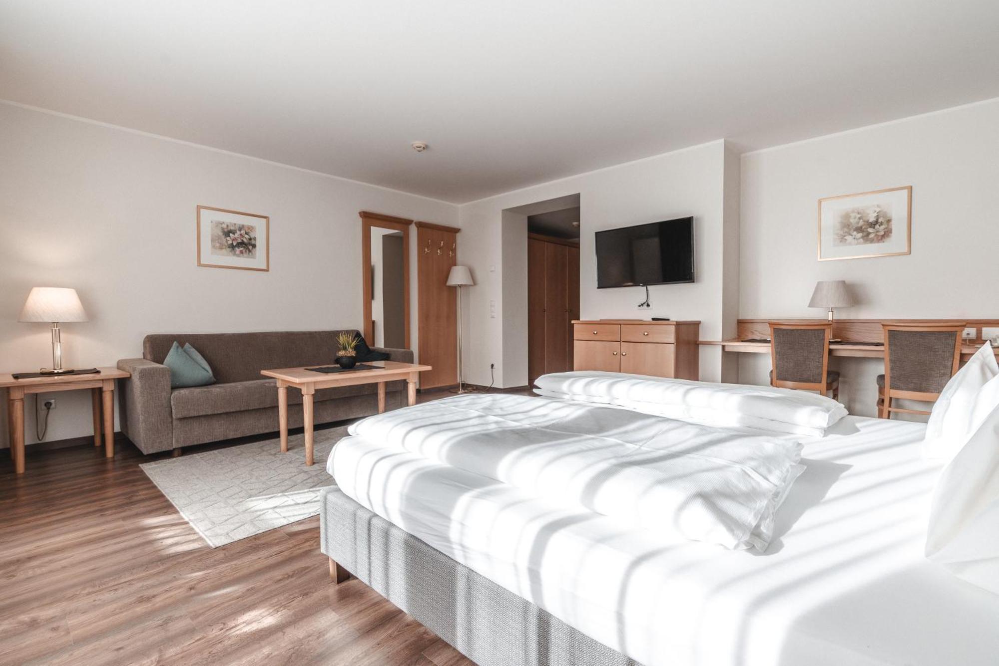 Hotel Reischach บรูนิโก ภายนอก รูปภาพ