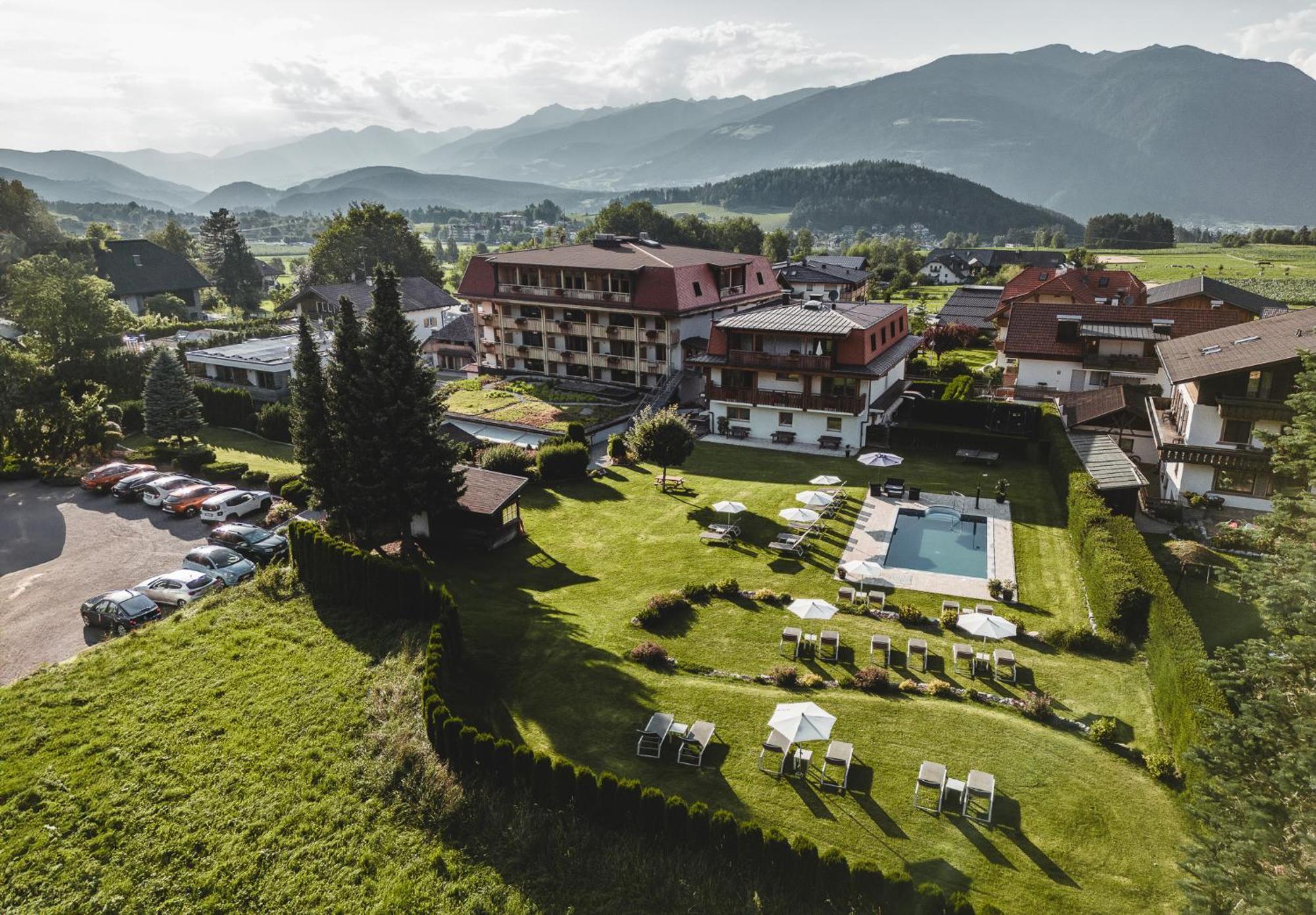 Hotel Reischach บรูนิโก ภายนอก รูปภาพ