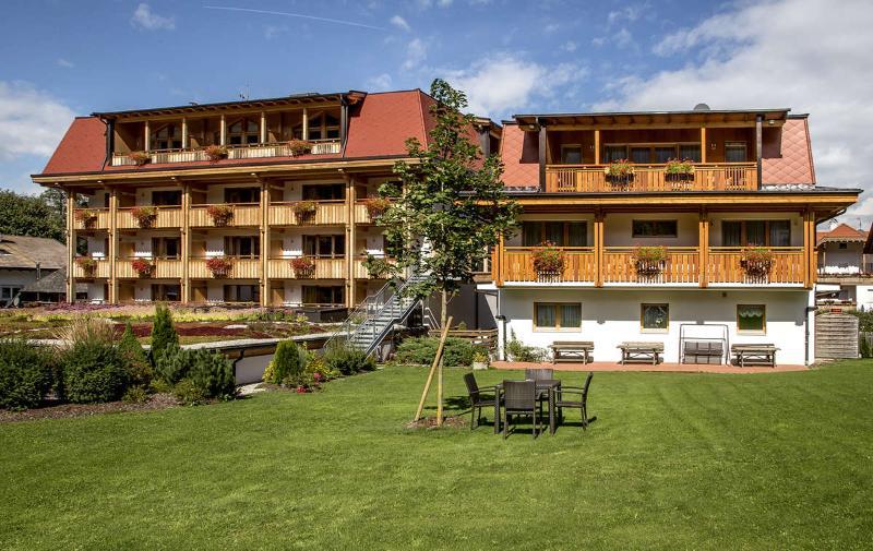 Hotel Reischach บรูนิโก ภายนอก รูปภาพ