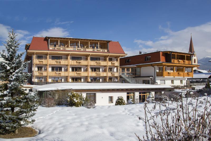 Hotel Reischach บรูนิโก ภายนอก รูปภาพ