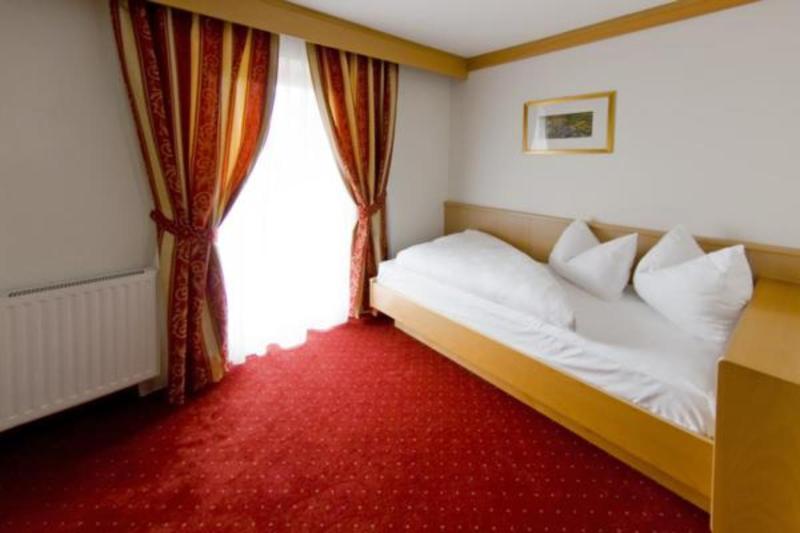 Hotel Reischach บรูนิโก ภายนอก รูปภาพ