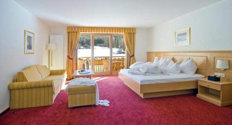 Hotel Reischach บรูนิโก ภายนอก รูปภาพ