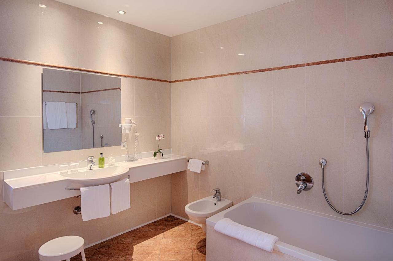 Hotel Reischach บรูนิโก ภายนอก รูปภาพ