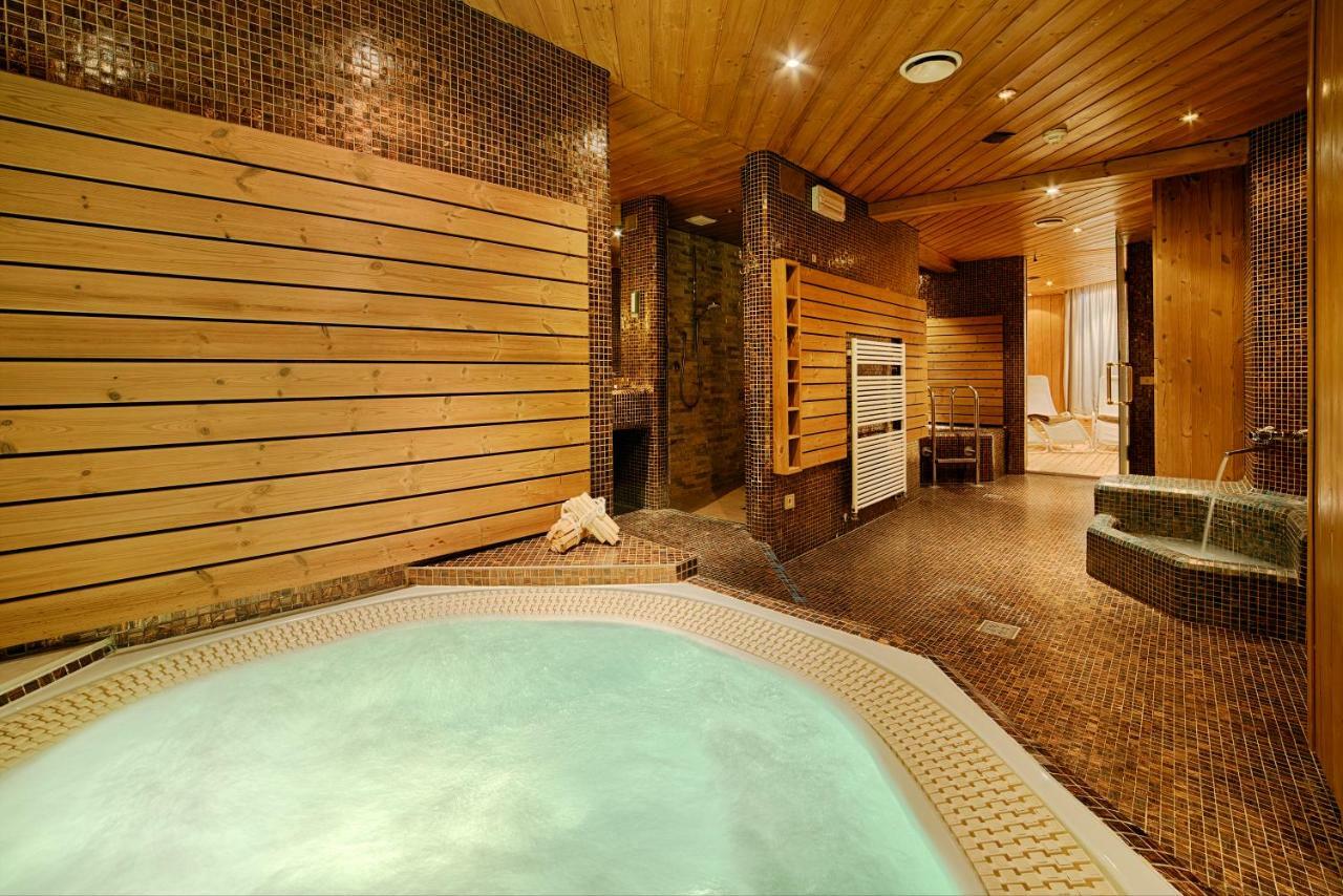 Hotel Reischach บรูนิโก ภายนอก รูปภาพ